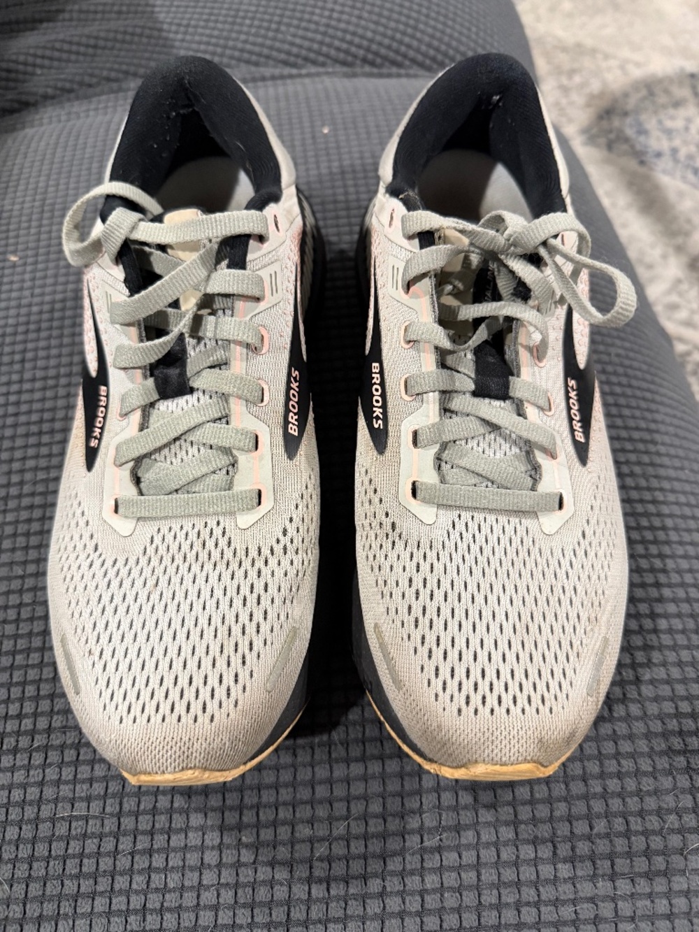 Brooks Women's Running Shoes Size 9 Gray Athletic Sneakers Walking Gym